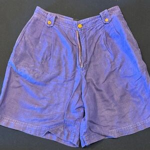 Vibrant Purple Women's Bermuda Shorts / DG69